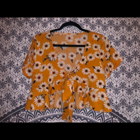 NWOT Yellow Floral Shein Top - Picture 2 of 4